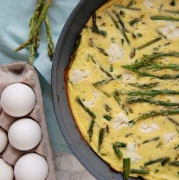 This easy frittata recipe makes an excellent Mother's Day brunch that dad and kids can make for mom. Mom will appreciate this gluten free, healthy Asparagus Ricotta Fritttata from @nutritiontofit!