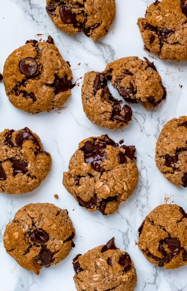 Almond Flour Oatmeal Cookies with Chocolate Chips