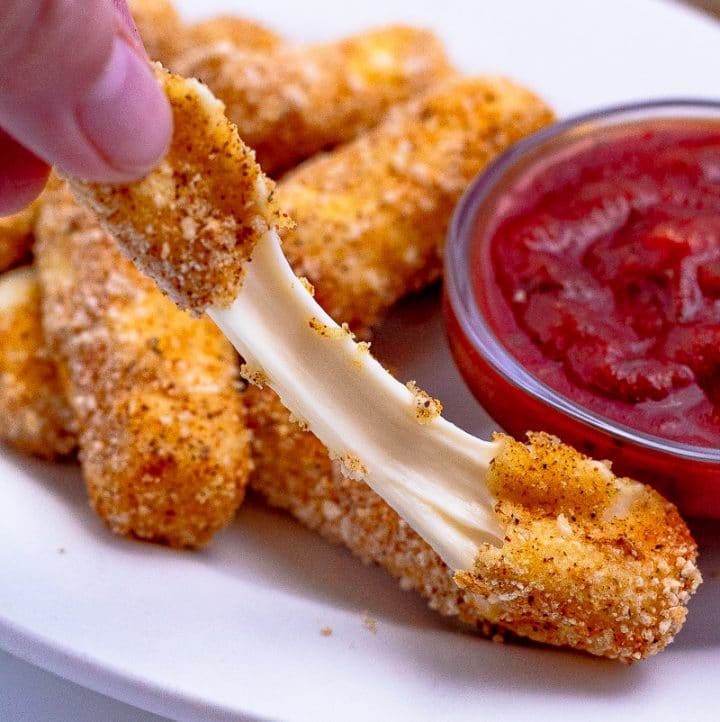 Air Fryer Mozzarella Sticks - Nutrition to Fit | Lindsey Janeiro - No ...