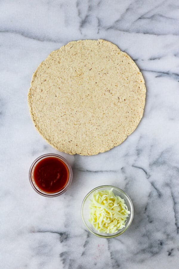 ingredients to make tortilla pizza air fryer