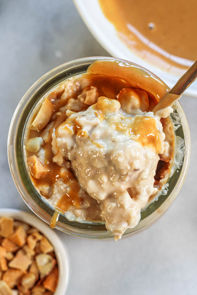 a creamy spoonful of peanut butter overnight oats without chia seeds