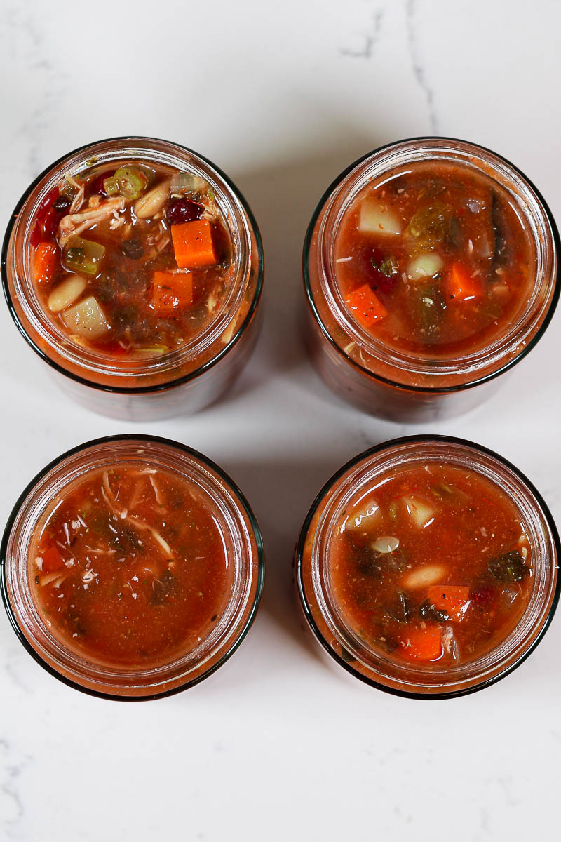 meal prepped jars of chicken minestrone soup