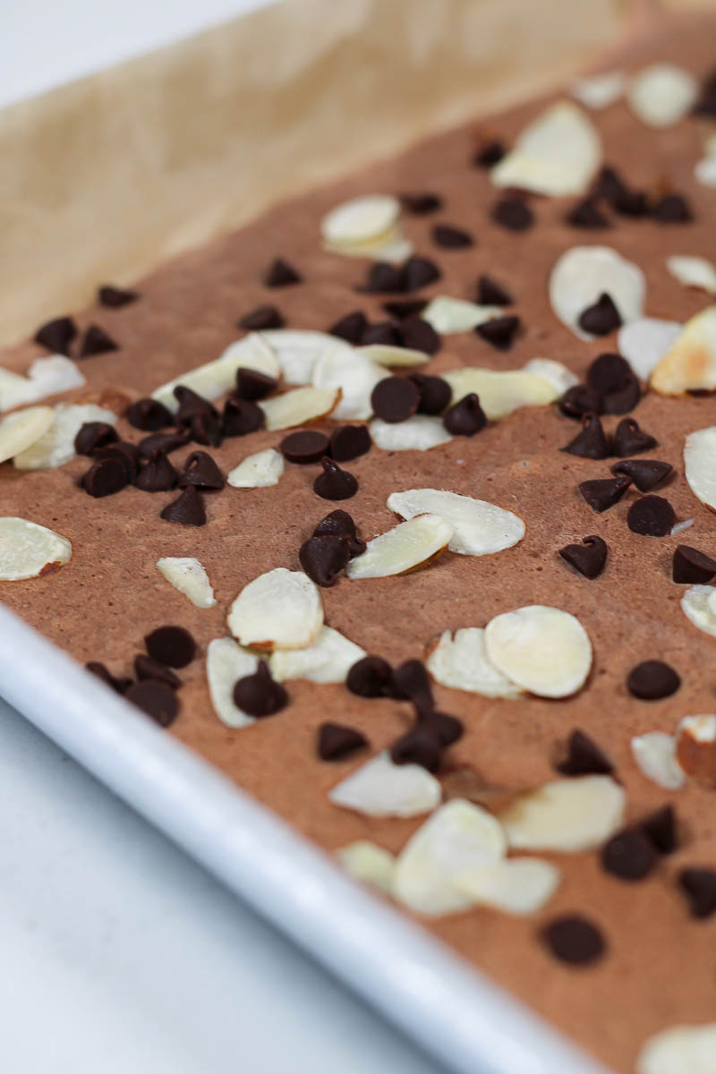 frozen chocolate yogurt bark