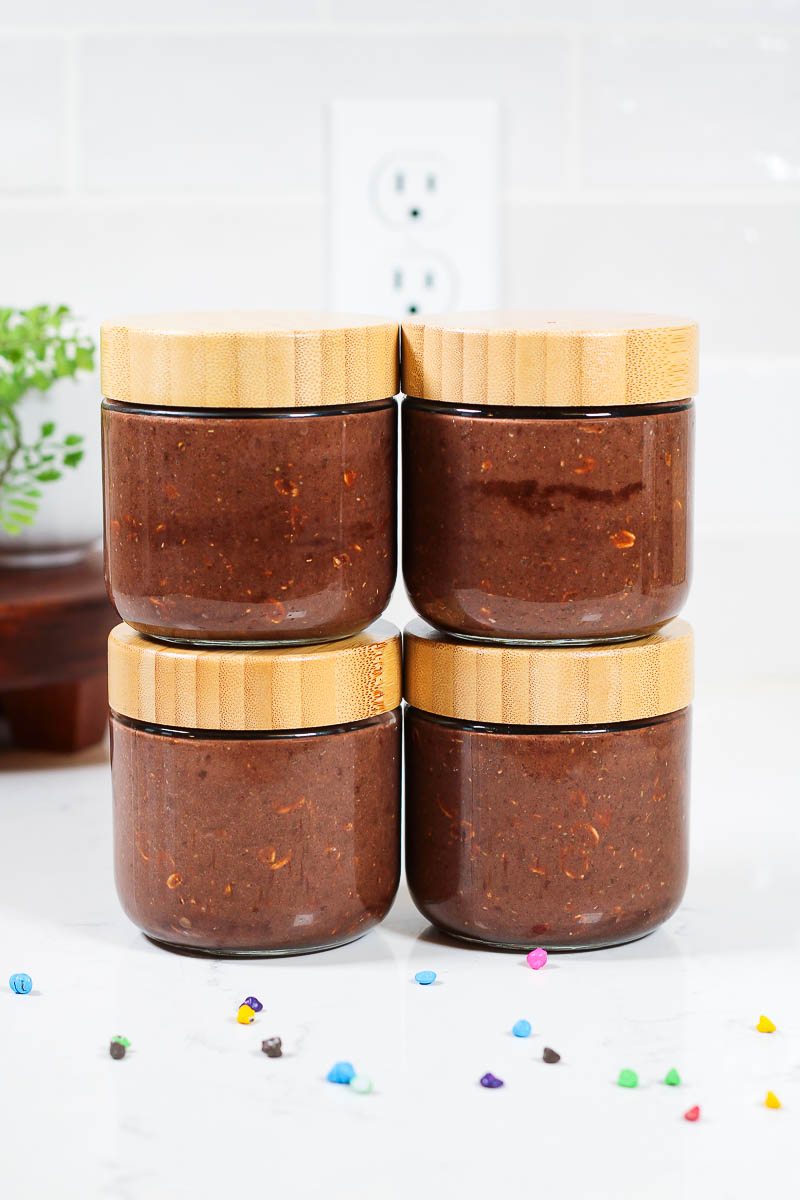 meal prep jars of cosmic brownie overnight oats