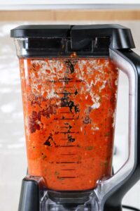 blending roasted tomato pasta sauce
