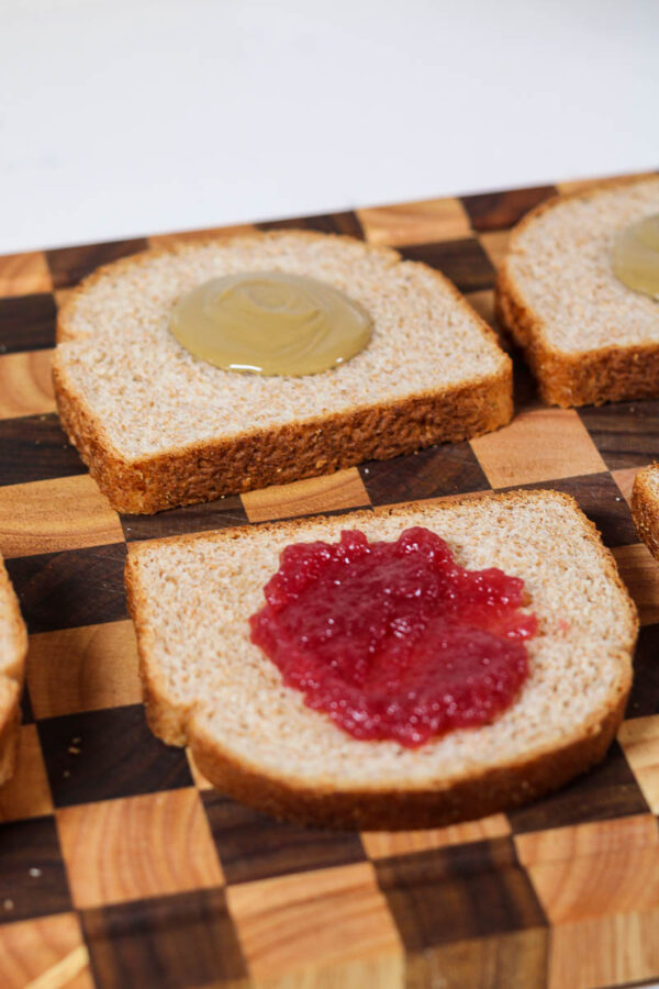 making a sunbutter jelly homemade uncrustables