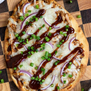 barbecue chicken flatbread