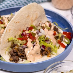 cheeseburger tacos with healthy burger sauce